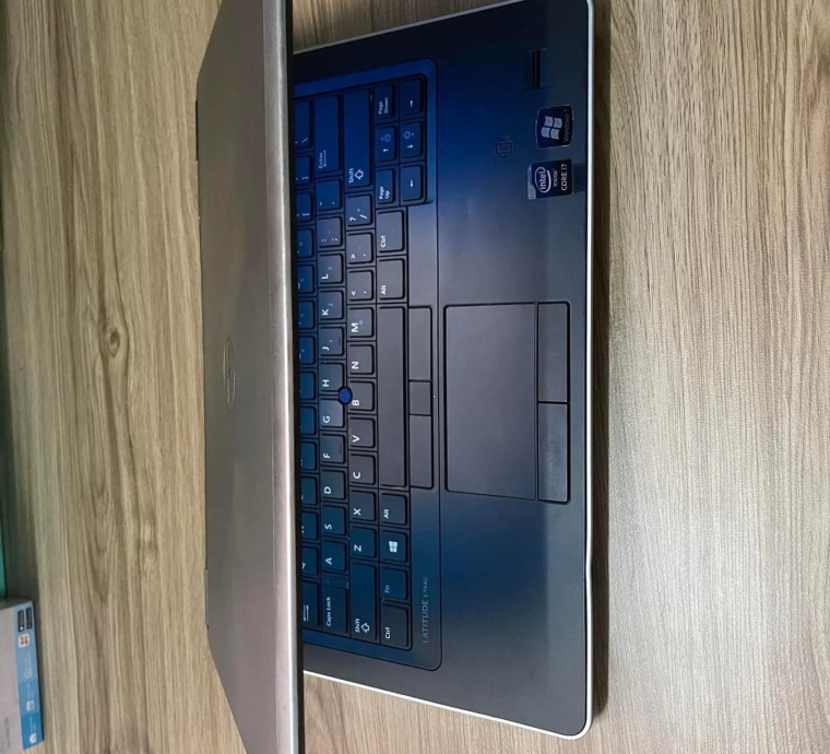 LAPTOP DELL E7440 i7-GEN4/RAM8GB/SSD120/PIN TỐT /WIN 11/ NGOẠI HÌNH ĐẸP 99%