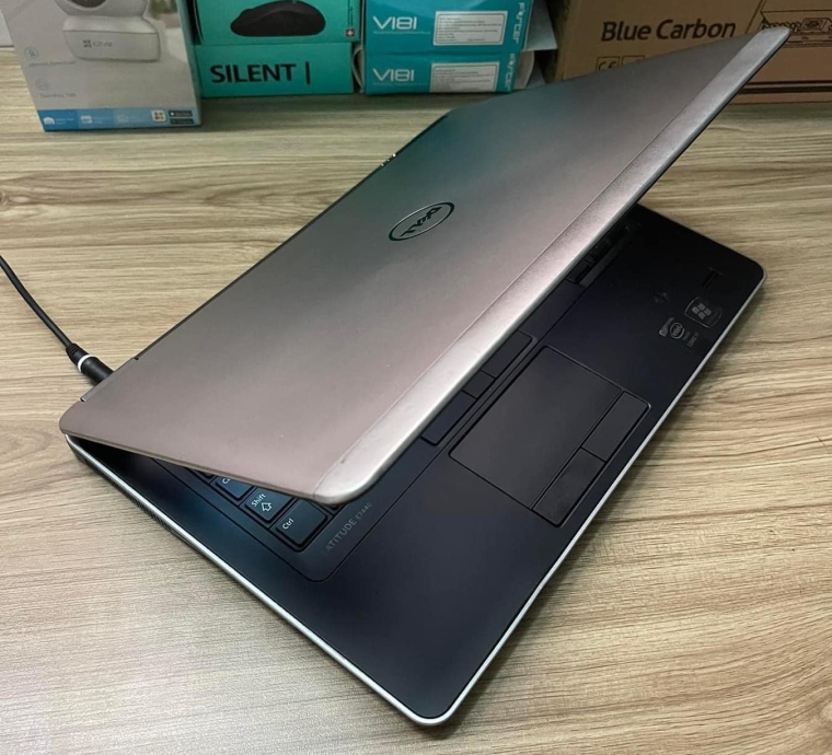 LAPTOP DELL E7440 i7-GEN4/RAM8GB/SSD120/PIN TỐT /WIN 11/ NGOẠI HÌNH ĐẸP 99%