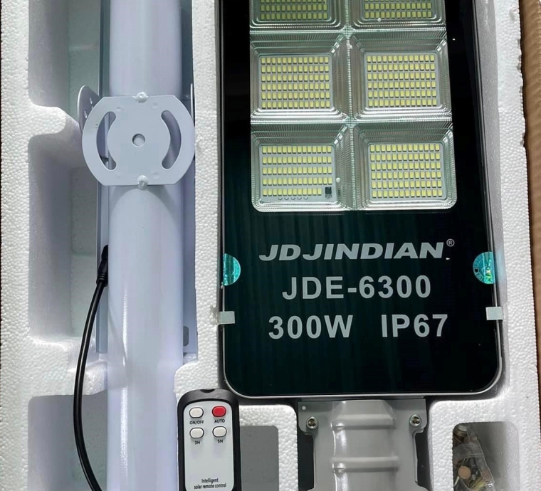 Đèn năng lượng mặt trời chính hãng JDE-6300 (300W) JINDIAN