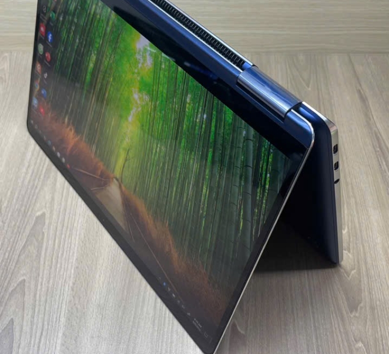 Laptop Samsung cảm ứng | i5-Gen 8 | RAM 8GB | SSD NVME 256GB | 15 inch (LikeNew)